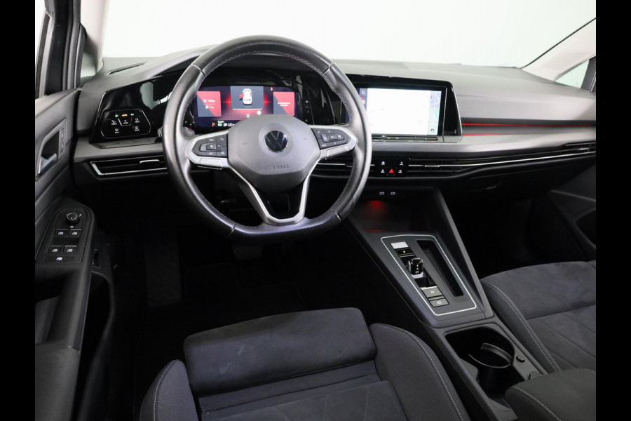 Volkswagen Golf 1.4 eHybrid Style 204 PK | Automaat | Navigatie | Led | Parkeersensoren