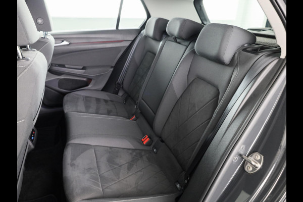 Volkswagen Golf 1.4 eHybrid Style 204 PK | Automaat | Navigatie | Led | Parkeersensoren