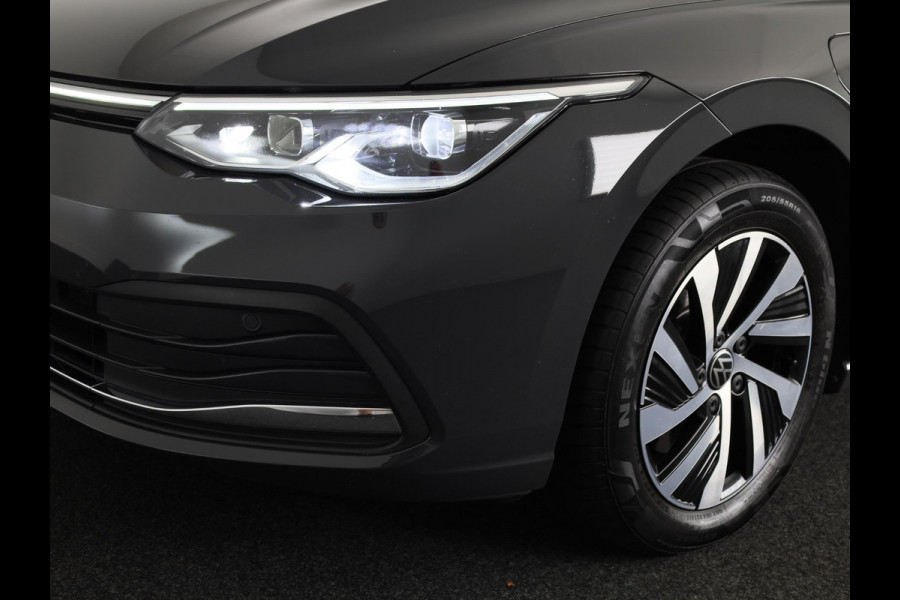 Volkswagen Golf 1.4 eHybrid Style 204 PK | Automaat | Navigatie | Led | Parkeersensoren