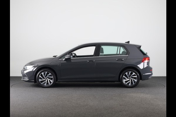 Volkswagen Golf 1.4 eHybrid Style 204 PK | Automaat | Navigatie | Led | Parkeersensoren