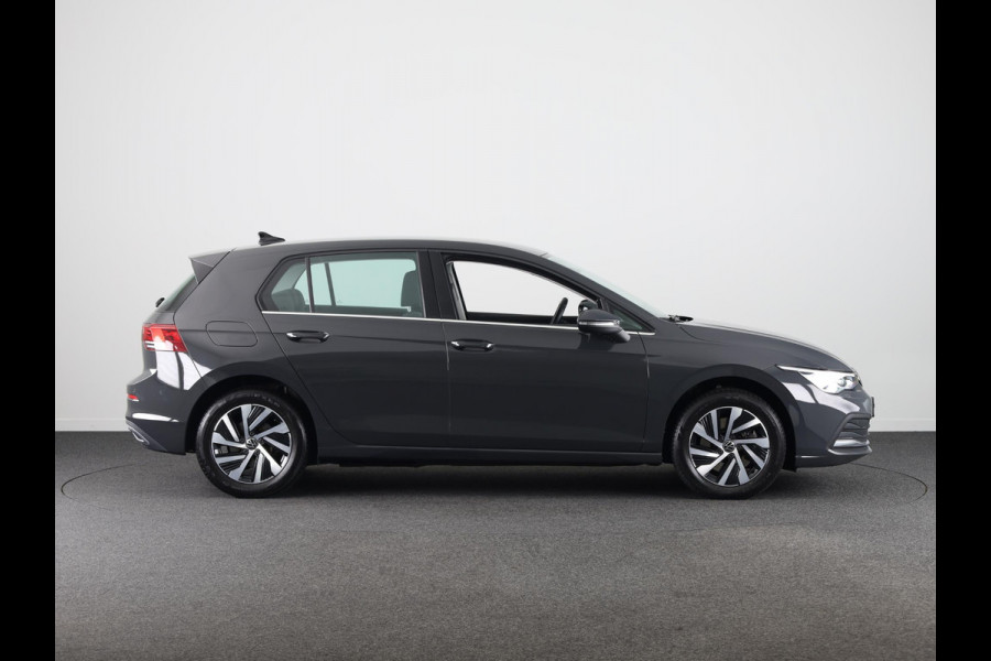 Volkswagen Golf 1.4 eHybrid Style 204 PK | Automaat | Navigatie | Led | Parkeersensoren