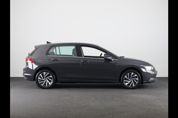 Volkswagen Golf 1.4 eHybrid Style 204 PK | Automaat | Navigatie | Led | Parkeersensoren