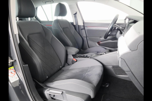 Volkswagen Golf 1.4 eHybrid Style 204 PK | Automaat | Navigatie | Led | Parkeersensoren