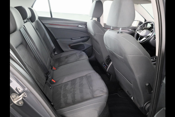 Volkswagen Golf 1.4 eHybrid Style 204 PK | Automaat | Navigatie | Led | Parkeersensoren