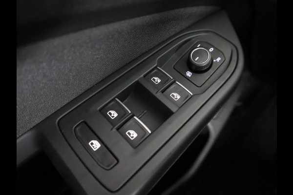 Volkswagen Golf 1.4 eHybrid Style 204 PK | Automaat | Navigatie | Led | Parkeersensoren