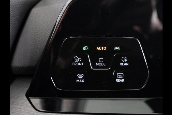 Volkswagen Golf 1.4 eHybrid Style 204 PK | Automaat | Navigatie | Led | Parkeersensoren
