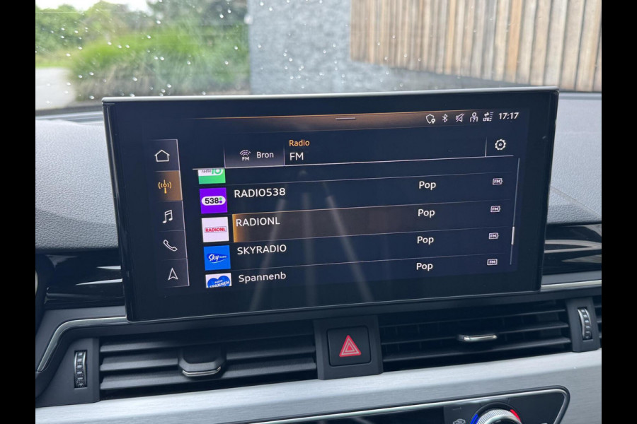 Audi A4 Avant 35 TFSI S-line Automaat | Panoramadak | Adaptieve cruise control | Grootlicht assistentie| Afgevlakt stuurwiel | Climate c