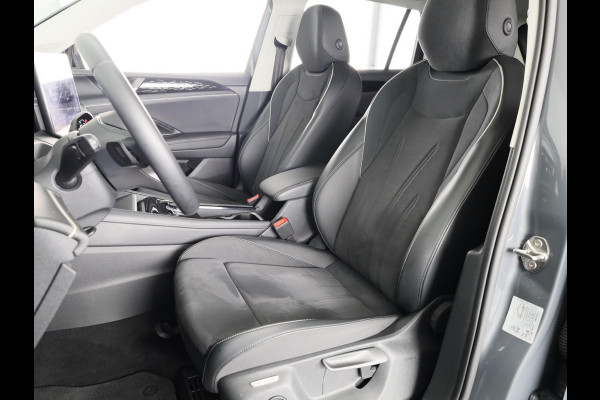 Volkswagen Tiguan 1.5 eTSI Elegance 150 pk Automaat (DSG) | Navigatie | Elektr. trekhaak | Parkeersensoren (Park assist) | Rondomzicht camera | Matrix LED koplampen |