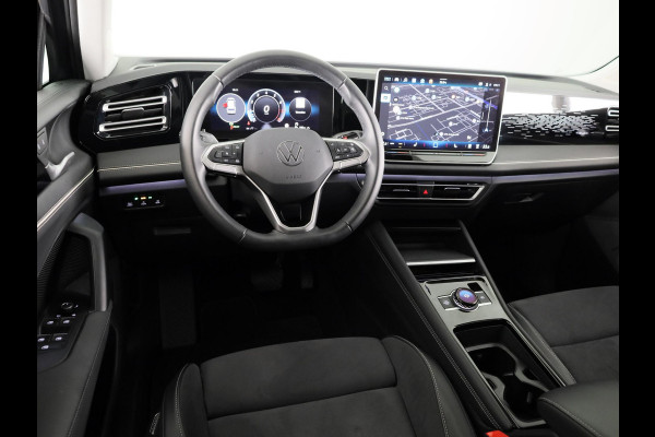 Volkswagen Tiguan 1.5 eTSI Elegance 150 pk Automaat (DSG) | Navigatie | Elektr. trekhaak | Parkeersensoren (Park assist) | Rondomzicht camera | Matrix LED koplampen |