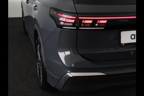 Volkswagen Tiguan 1.5 eTSI Elegance 150 pk Automaat (DSG) | Navigatie | Elektr. trekhaak | Parkeersensoren (Park assist) | Rondomzicht camera | Matrix LED koplampen |