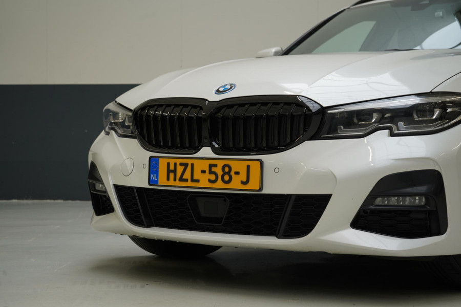 BMW 3 Serie Touring 330e Business Edition Plus | Adaptive cruise | Trekhaak wegkl. | Navigatie | Camera | Apple Carplay