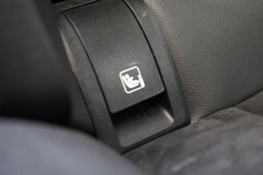 BMW 3 Serie Touring 330e Business Edition Plus | Adaptive cruise | Trekhaak wegkl. | Navigatie | Camera | Apple Carplay