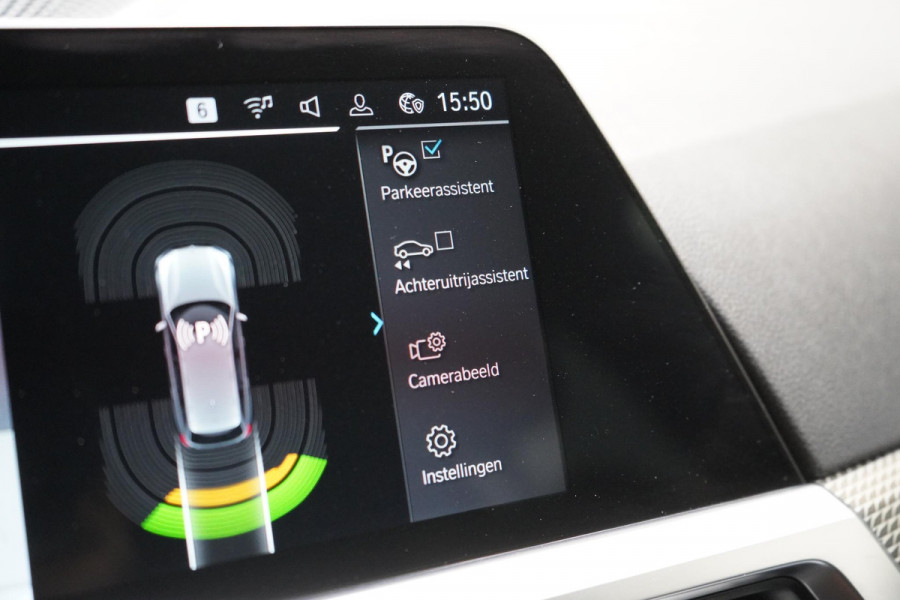 BMW 3 Serie Touring 330e Business Edition Plus | Adaptive cruise | Trekhaak wegkl. | Navigatie | Camera | Apple Carplay