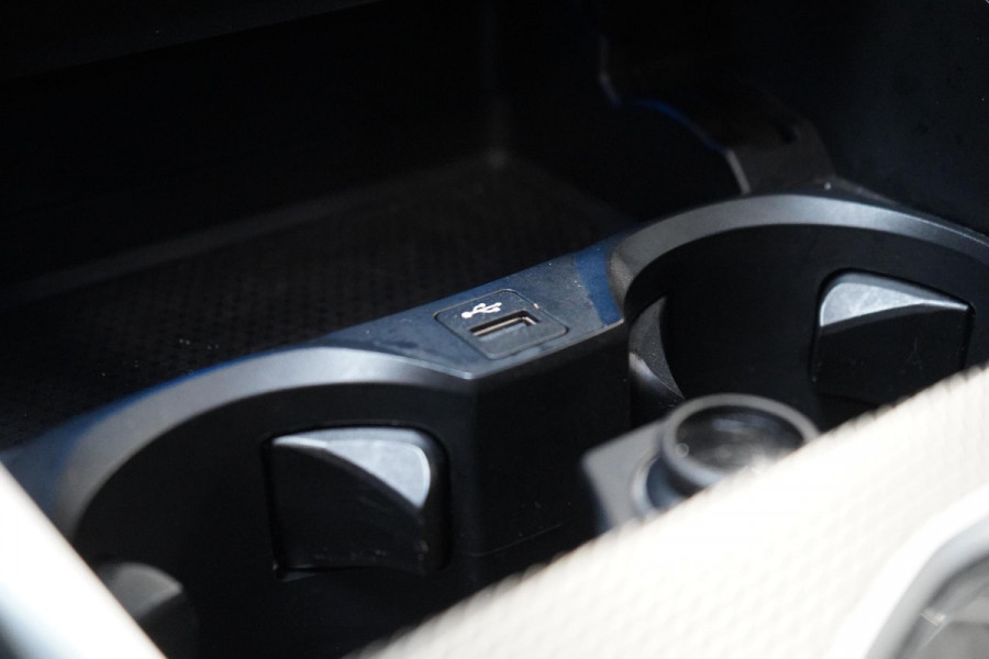BMW 3 Serie Touring 330e Business Edition Plus | Adaptive cruise | Trekhaak wegkl. | Navigatie | Camera | Apple Carplay