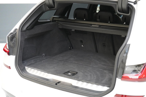 BMW 3 Serie Touring 330e Business Edition Plus | Adaptive cruise | Trekhaak wegkl. | Navigatie | Camera | Apple Carplay