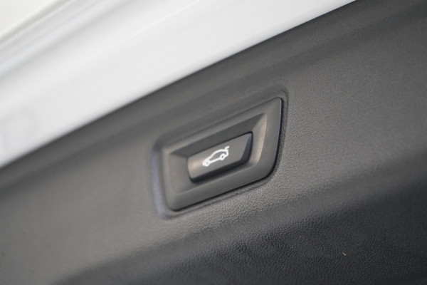 BMW 3 Serie Touring 330e Business Edition Plus | Adaptive cruise | Trekhaak wegkl. | Navigatie | Camera | Apple Carplay