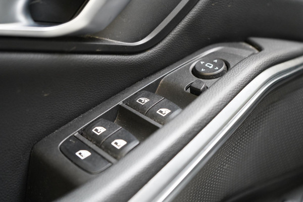 BMW 3 Serie Touring 330e Business Edition Plus | Adaptive cruise | Trekhaak wegkl. | Navigatie | Camera | Apple Carplay