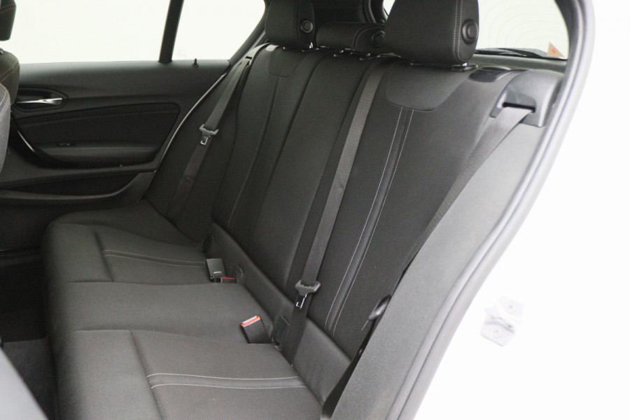 BMW 1-serie 116i Edition Sport Line Shadow Executive M Sport LED, Navigatie, Climate, Cruise, PDC