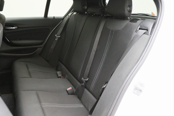 BMW 1-serie 116i Edition Sport Line Shadow Executive M Sport LED, Navigatie, Climate, Cruise, PDC