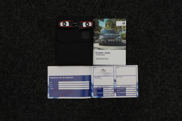 BMW 1-serie 116i Edition Sport Line Shadow Executive M Sport LED, Navigatie, Climate, Cruise, PDC