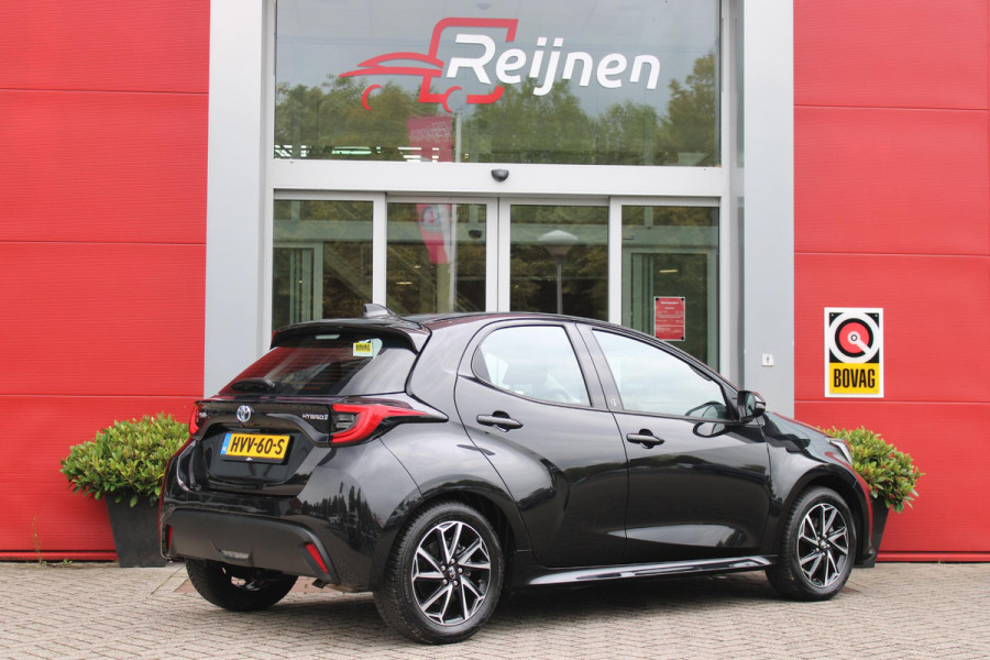 Toyota Yaris 1.5 Hybrid 115PK DYNAMIC | ACHTERUITRIJ CAMERA | ADAPTIVE CRUISE CONTROL | ELEKTRISCHE RAMEN VOOR  / ACHTER | DAB+ RADIO | APPLE CARPLAY / ANDROID AUTO | CLIMATE CONTROL | ALL SEASONS BANDEN | LED VERLICHTING | MISTLAMPEN VOOR |