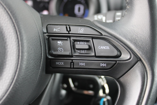 Toyota Yaris 1.5 Hybrid 115PK DYNAMIC | ACHTERUITRIJ CAMERA | ADAPTIVE CRUISE CONTROL | ELEKTRISCHE RAMEN VOOR  / ACHTER | DAB+ RADIO | APPLE CARPLAY / ANDROID AUTO | CLIMATE CONTROL | ALL SEASONS BANDEN | LED VERLICHTING | MISTLAMPEN VOOR |