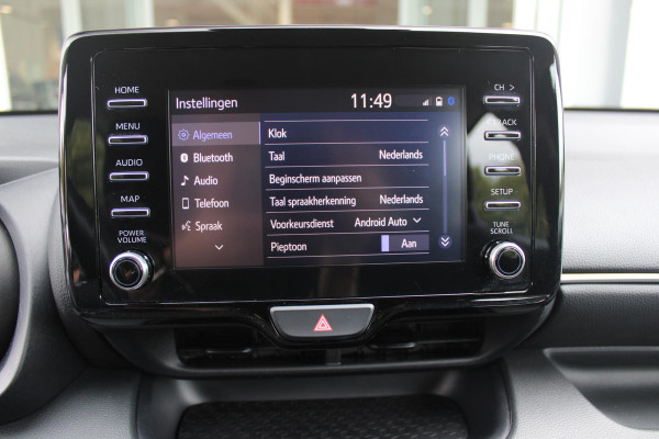 Toyota Yaris 1.5 Hybrid 115PK DYNAMIC | ACHTERUITRIJ CAMERA | ADAPTIVE CRUISE CONTROL | ELEKTRISCHE RAMEN VOOR  / ACHTER | DAB+ RADIO | APPLE CARPLAY / ANDROID AUTO | CLIMATE CONTROL | ALL SEASONS BANDEN | LED VERLICHTING | MISTLAMPEN VOOR |
