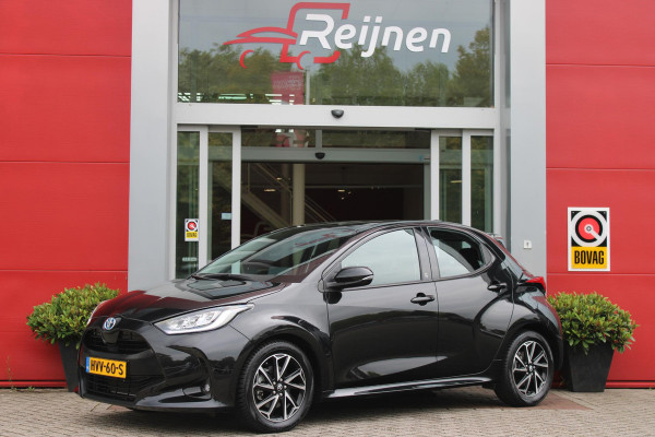 Toyota Yaris 1.5 Hybrid 115PK DYNAMIC | ACHTERUITRIJ CAMERA | ADAPTIVE CRUISE CONTROL | ELEKTRISCHE RAMEN VOOR  / ACHTER | DAB+ RADIO | APPLE CARPLAY / ANDROID AUTO | CLIMATE CONTROL | ALL SEASONS BANDEN | LED VERLICHTING | MISTLAMPEN VOOR |