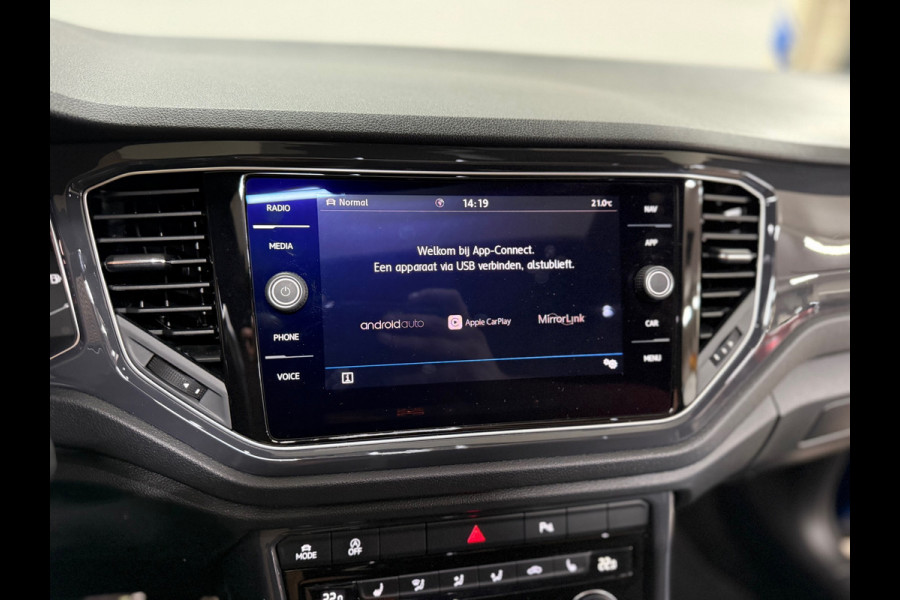 Volkswagen T-Roc 1.5 TSI Sport | Pano | Virtual Cockpit | Navi | 19' inch | Adaptive Cruise