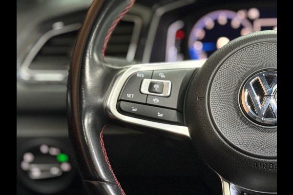 Volkswagen T-Roc 1.5 TSI Sport | Pano | Virtual Cockpit | Navi | 19' inch | Adaptive Cruise