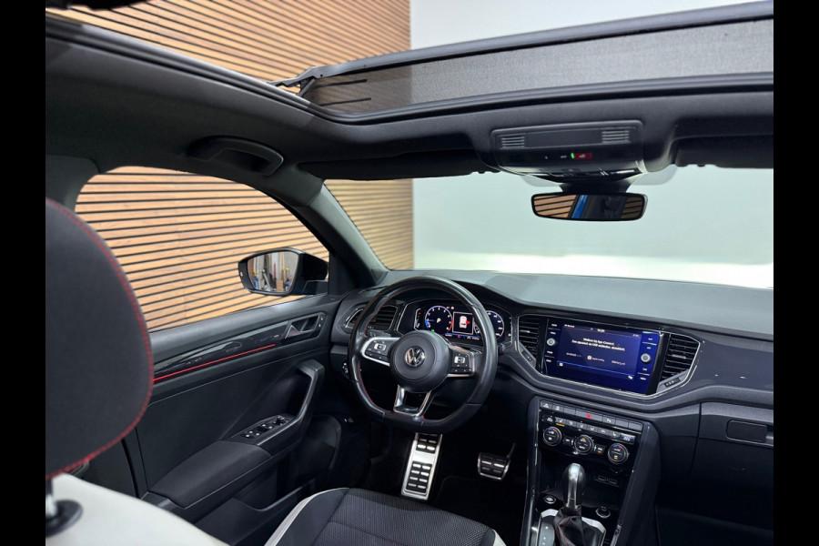Volkswagen T-Roc 1.5 TSI Sport | Pano | Virtual Cockpit | Navi | 19' inch | Adaptive Cruise