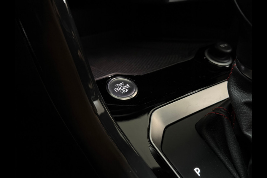 Volkswagen T-Roc 1.5 TSI Sport | Pano | Virtual Cockpit | Navi | 19' inch | Adaptive Cruise