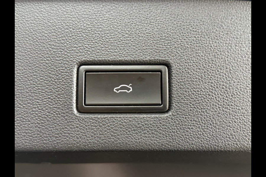 Volkswagen T-Roc 1.5 TSI Sport | Pano | Virtual Cockpit | Navi | 19' inch | Adaptive Cruise