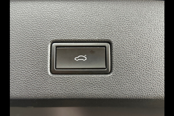 Volkswagen T-Roc 1.5 TSI Sport | Pano | Virtual Cockpit | Navi | 19' inch | Adaptive Cruise