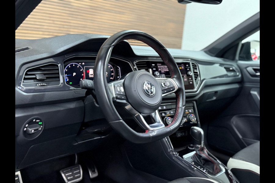 Volkswagen T-Roc 1.5 TSI Sport | Pano | Virtual Cockpit | Navi | 19' inch | Adaptive Cruise