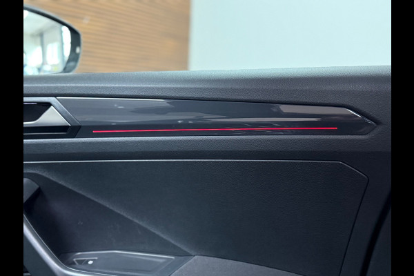 Volkswagen T-Roc 1.5 TSI Sport | Pano | Virtual Cockpit | Navi | 19' inch | Adaptive Cruise