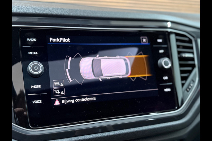 Volkswagen T-Roc 1.5 TSI Sport | Pano | Virtual Cockpit | Navi | 19' inch | Adaptive Cruise