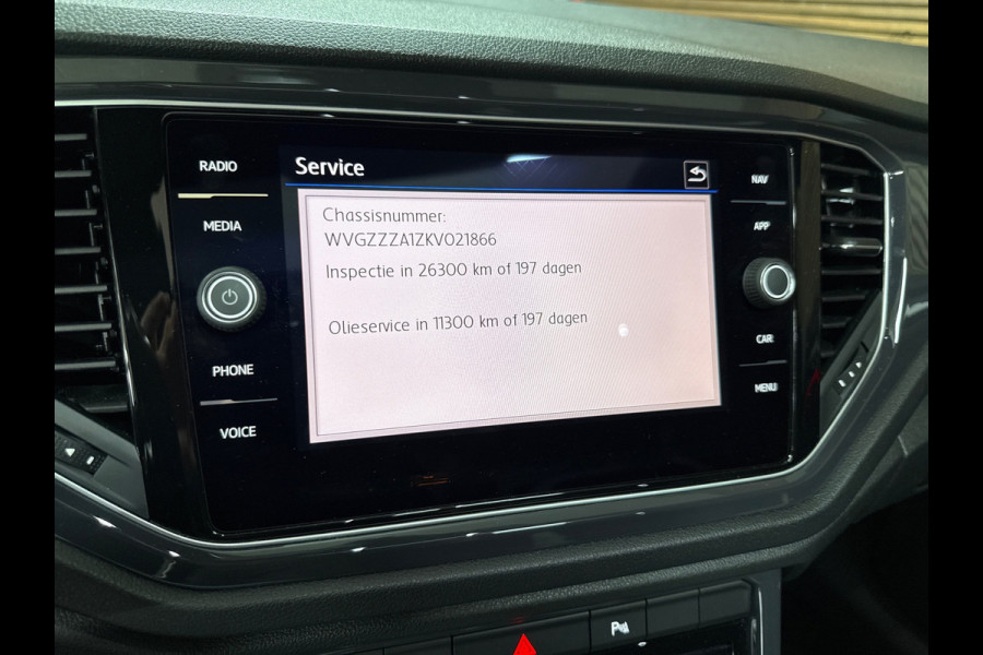 Volkswagen T-Roc 1.5 TSI Sport | Pano | Virtual Cockpit | Navi | 19' inch | Adaptive Cruise