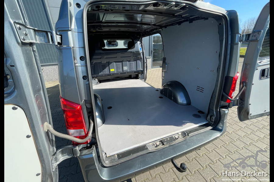 Mercedes-Benz Vito 119 Lang 4Matic 4x4 Distronic DAB 190 PK