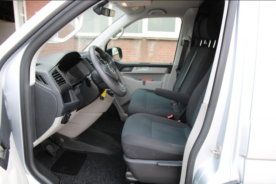 Volkswagen Transporter 2.0 TDI L2H1 Comfortline / App Connect / Trekhaak / Navi / cruise / Imperiaal