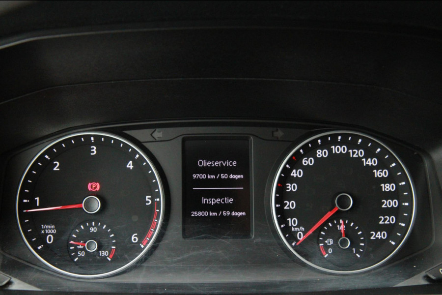 Volkswagen Transporter 2.0 TDI L2H1 Comfortline / App Connect / Trekhaak / Navi / cruise / Imperiaal