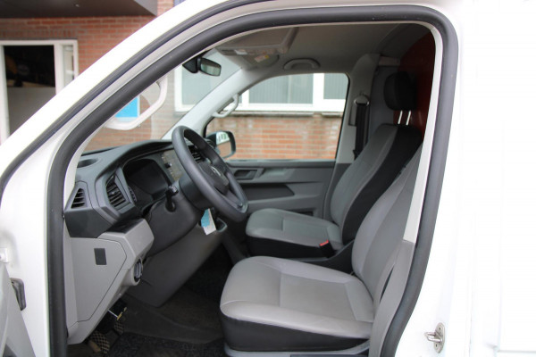 Volkswagen Transporter 2.0 TDI L2H1 150PK / App connect / Navi / Trekhaak / Cruise