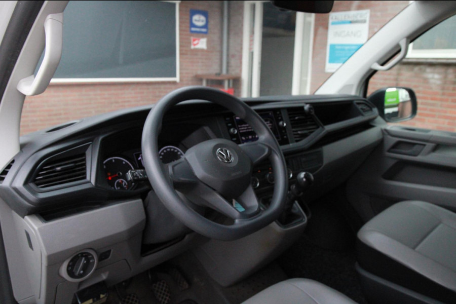 Volkswagen Transporter 2.0 TDI L2H1 150PK / App connect / Navi / Trekhaak / Cruise