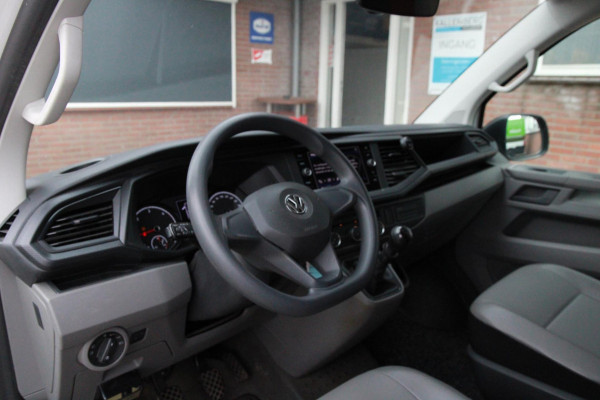 Volkswagen Transporter 2.0 TDI L2H1 150PK / App connect / Navi / Trekhaak / Cruise