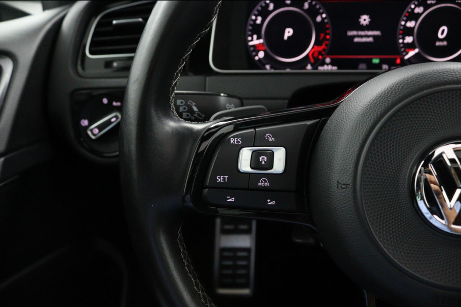 Volkswagen Golf 7.5 R 4Motion*AKRA*DSG*PANO*CAMERA*ACC*BLINDSP*BTW