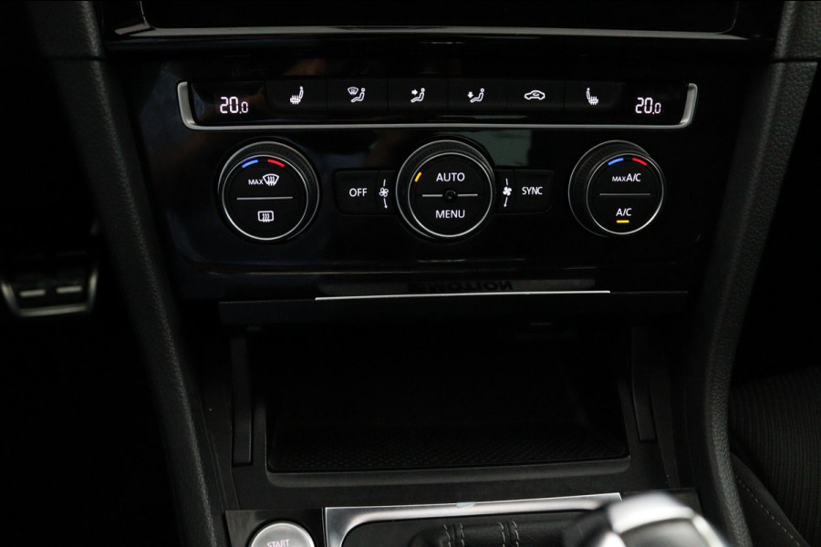 Volkswagen Golf 7.5 R 4Motion*AKRA*DSG*PANO*CAMERA*ACC*BLINDSP*BTW