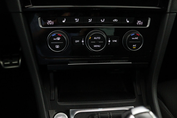 Volkswagen Golf 7.5 R 4Motion*AKRA*DSG*PANO*CAMERA*ACC*BLINDSP*BTW