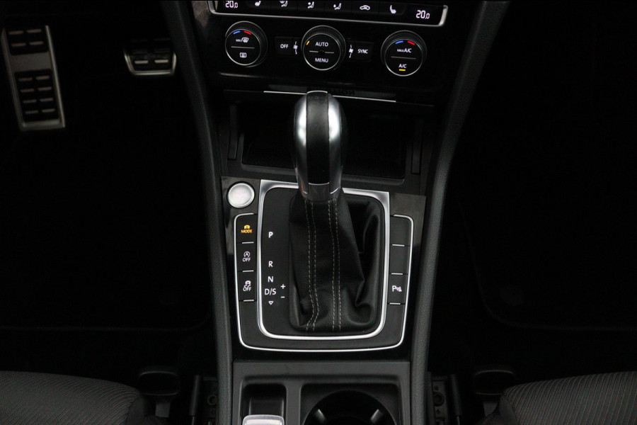 Volkswagen Golf 7.5 R 4Motion*AKRA*DSG*PANO*CAMERA*ACC*BLINDSP*BTW