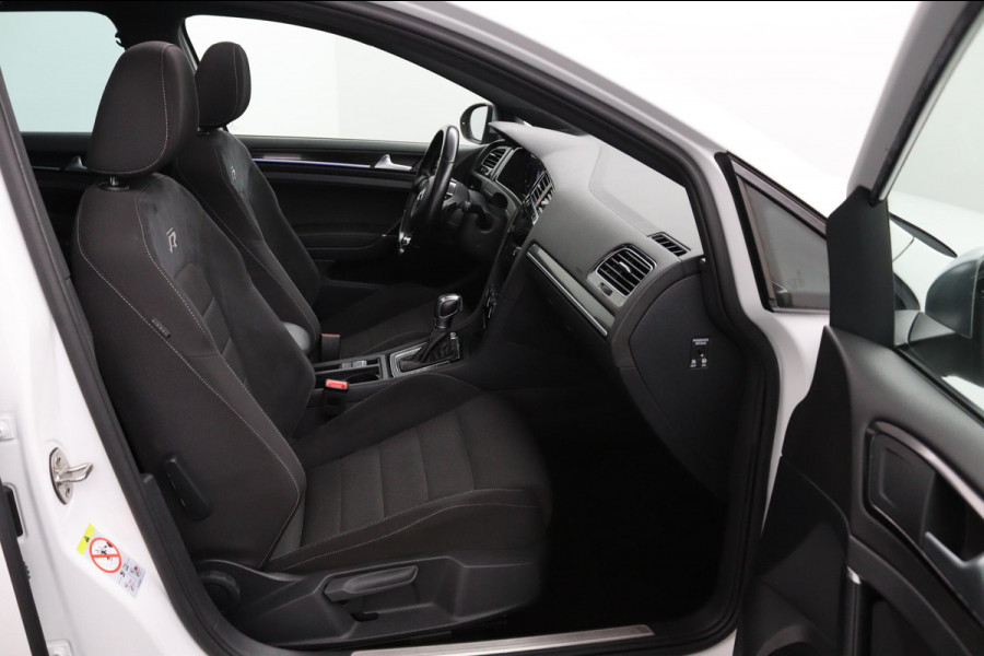Volkswagen Golf 7.5 R 4Motion*AKRA*DSG*PANO*CAMERA*ACC*BLINDSP*BTW