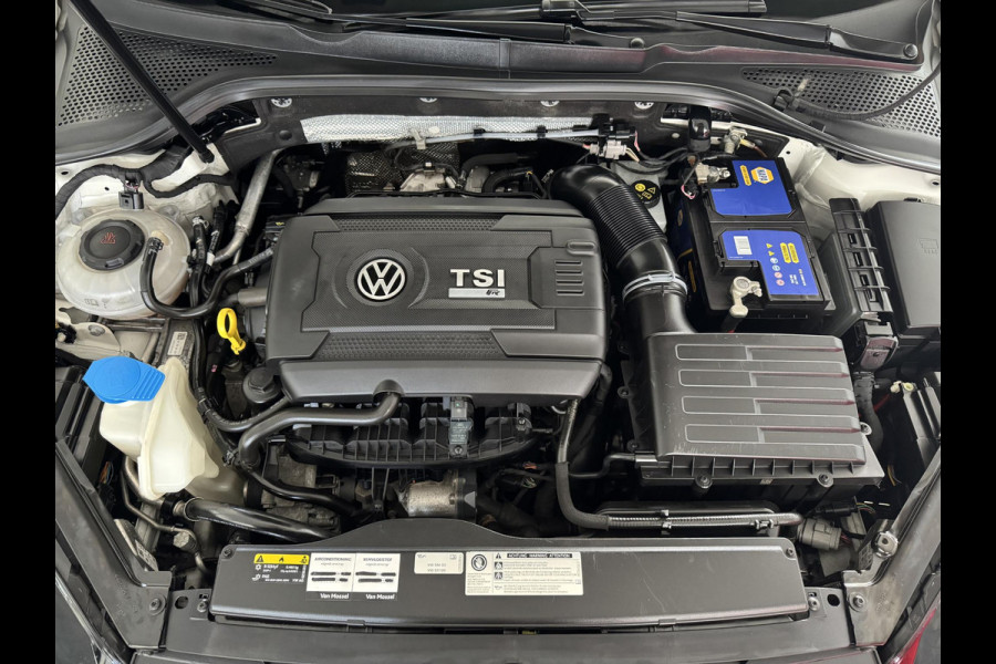 Volkswagen Golf 7.5 R 4Motion*AKRA*DSG*PANO*CAMERA*ACC*BLINDSP*BTW
